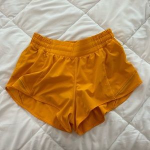 Lululemon Hotty Hot Shorts 2.5 Size 6